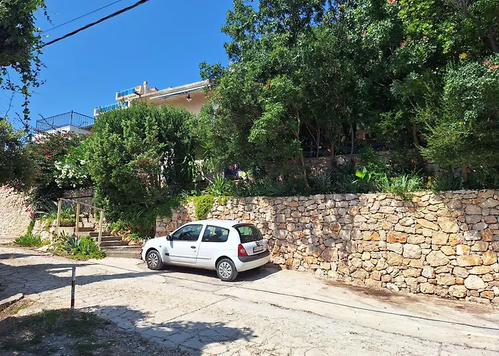 Sunnyday House