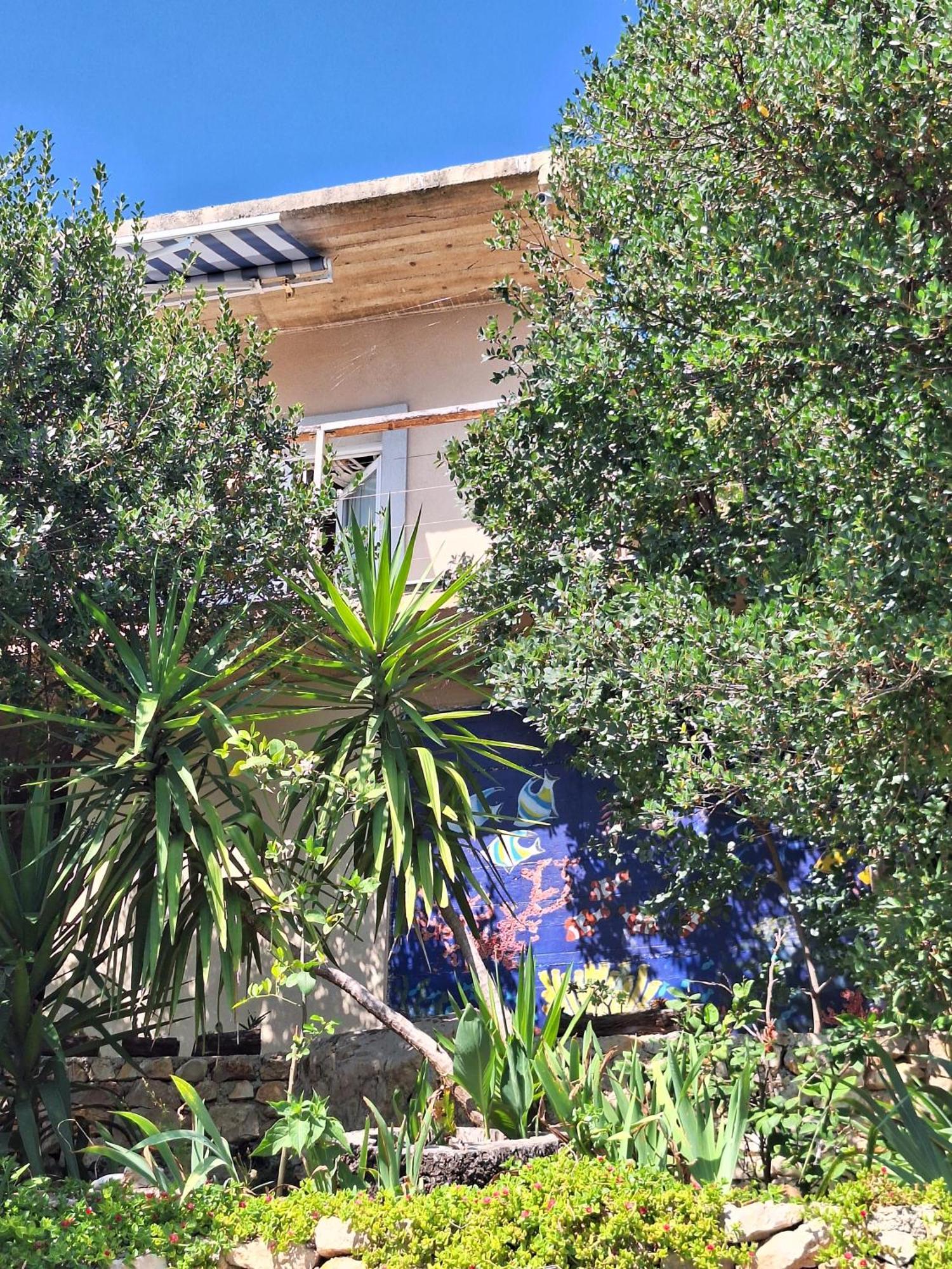 Sunnyday House * Masline